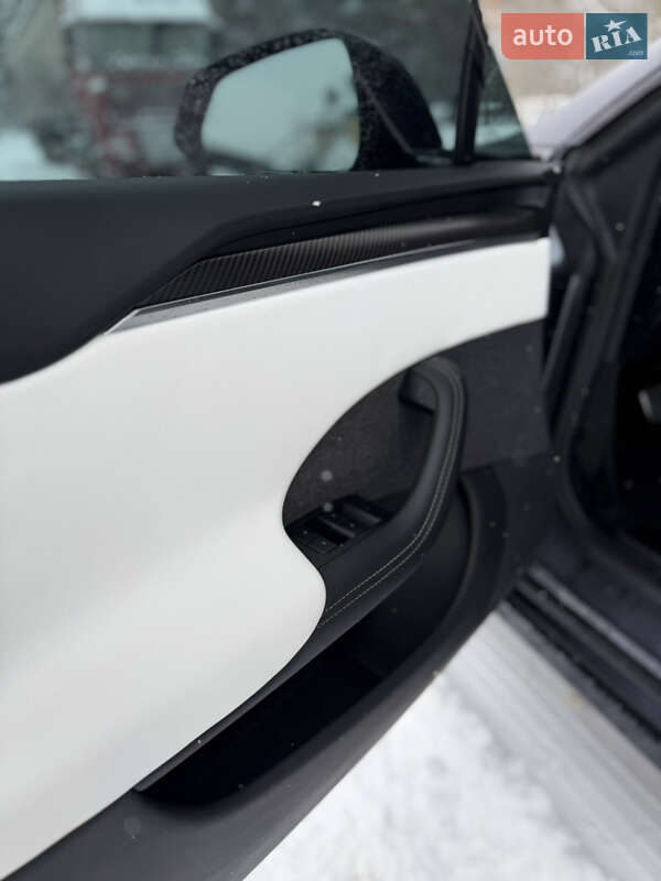 Ліфтбек Tesla Model S 2022 в Львові