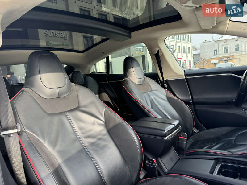Лифтбек Tesla Model S 2014 в Коломые