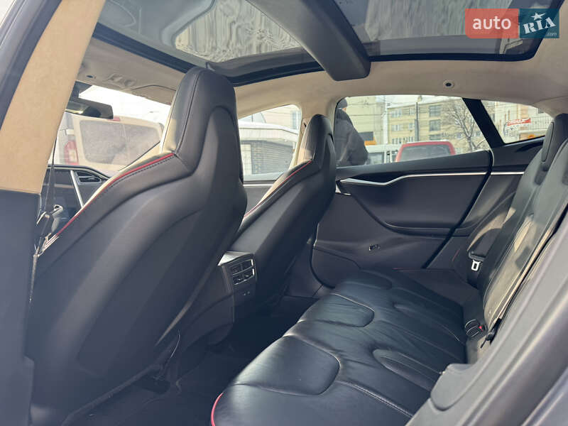 Лифтбек Tesla Model S 2014 в Коломые