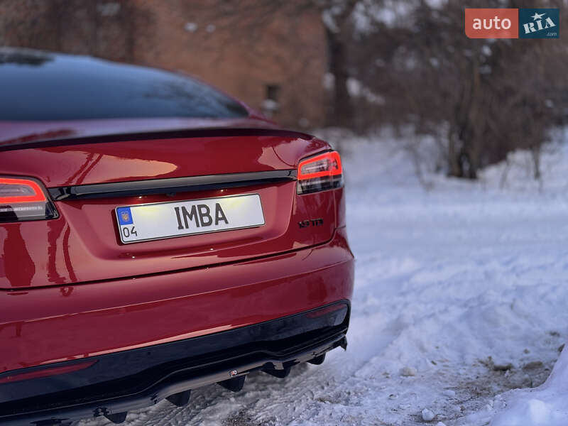 Лифтбек Tesla Model S 2022 в Днепре