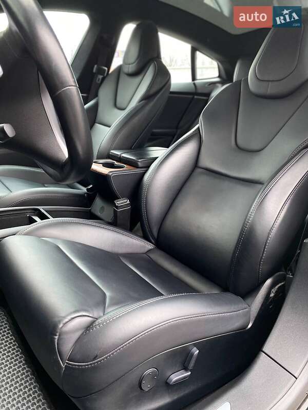 Лифтбек Tesla Model S 2019 в Киеве фото 25 Лифтбек Tesla Model S 2019 в Киеве