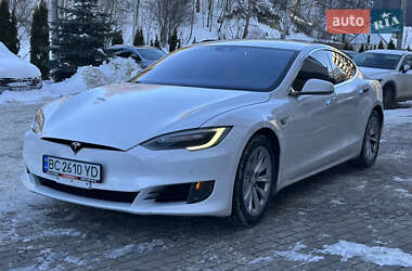 Ліфтбек Tesla Model S 2016 в Львові