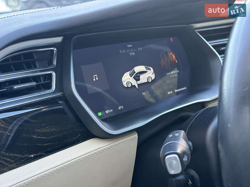 Ліфтбек Tesla Model S 2016 в Львові фото 13 Ліфтбек Tesla Model S 2016 в Львові