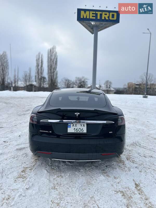 Ліфтбек Tesla Model S 2014 в Харкові