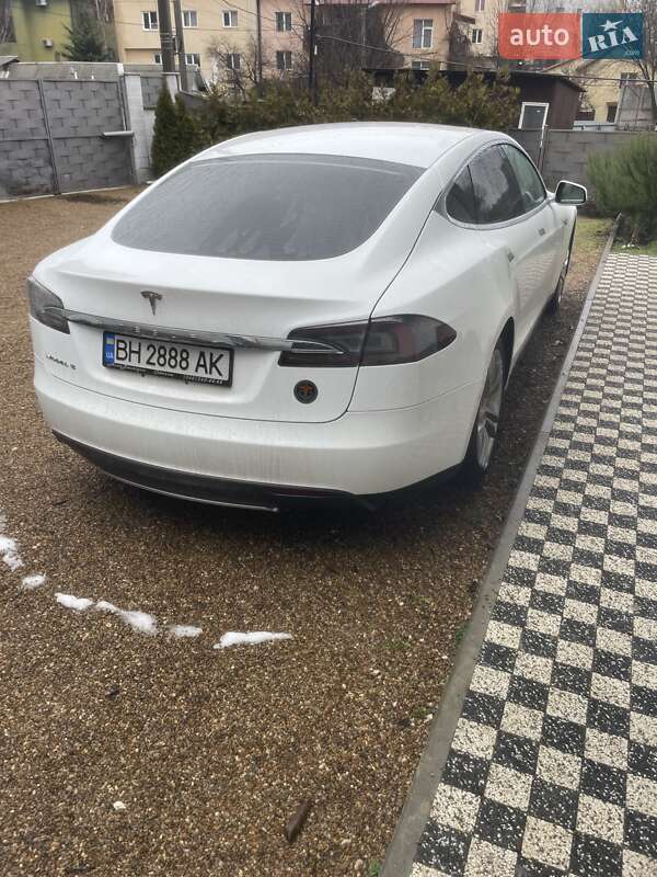 Лифтбек Tesla Model S 2013 в Одессе фото Лифтбек Tesla Model S 2013 в Одессе