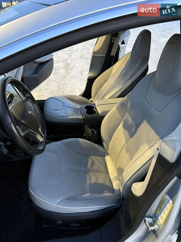 Лифтбек Tesla Model S 2014 в Киеве