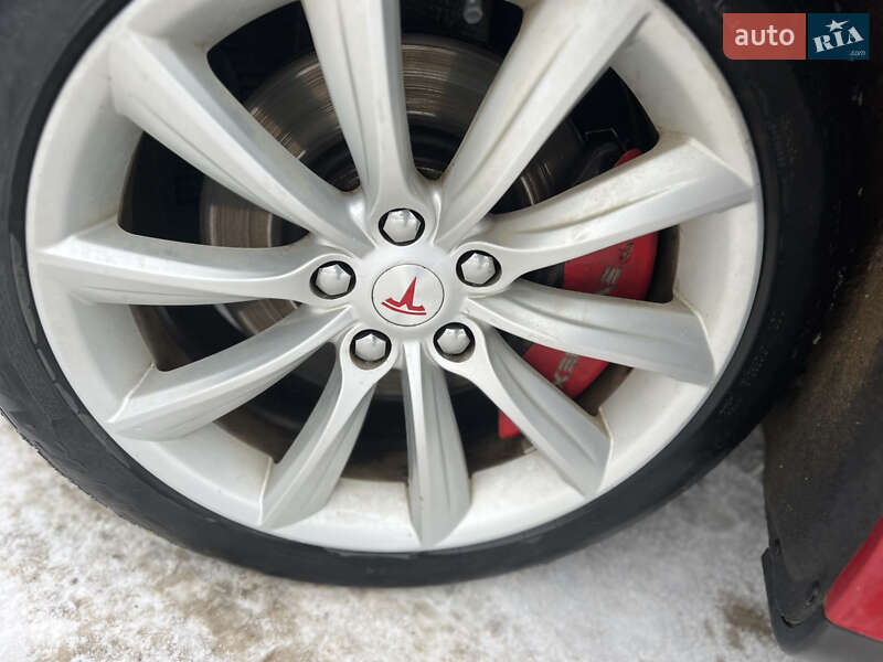 Ліфтбек Tesla Model S 2013 в Тернополі фото 27 Ліфтбек Tesla Model S 2013 в Тернополі
