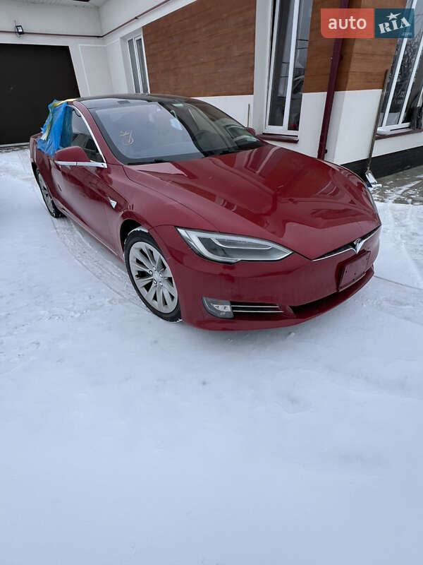 Лифтбек Tesla Model S 2017 в Черновцах фото 2 Лифтбек Tesla Model S 2017 в Черновцах