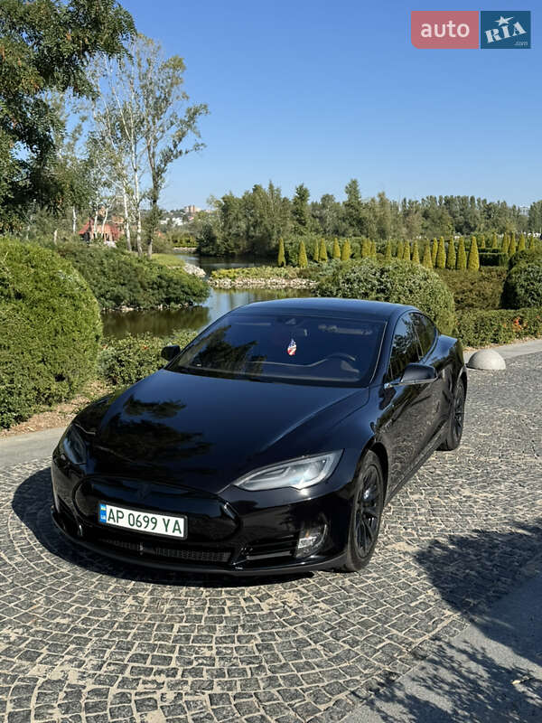 Лифтбек Tesla Model S 2016 в Днепре фото 2 Лифтбек Tesla Model S 2016 в Днепре