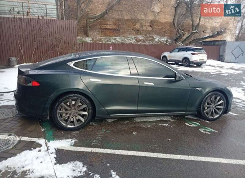 Лифтбек Tesla Model S 2013 в Киеве фото Лифтбек Tesla Model S 2013 в Киеве