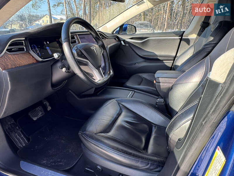 Лифтбек Tesla Model S 2016 в Киеве