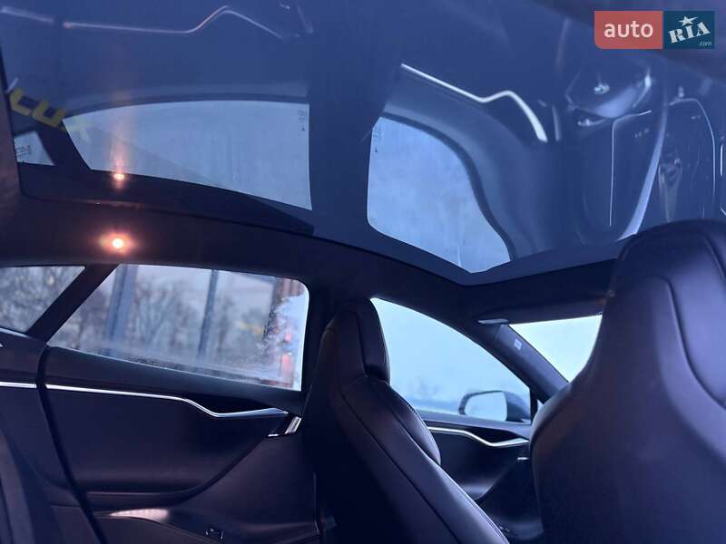 Лифтбек Tesla Model S 2017 в Коломые фото 21 Лифтбек Tesla Model S 2017 в Коломые
