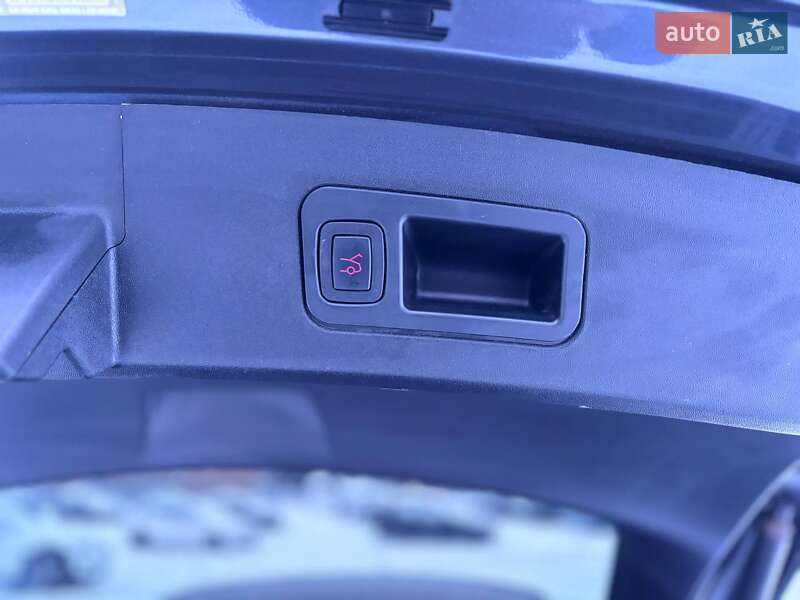 Лифтбек Tesla Model S 2017 в Коломые фото 26 Лифтбек Tesla Model S 2017 в Коломые