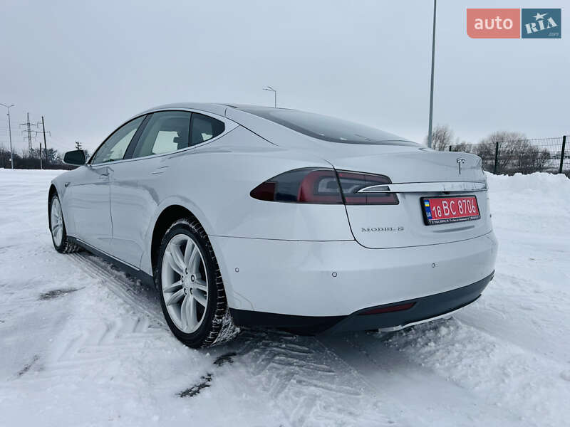 Лифтбек Tesla Model S 2015 в Ровно фото 15 Лифтбек Tesla Model S 2015 в Ровно