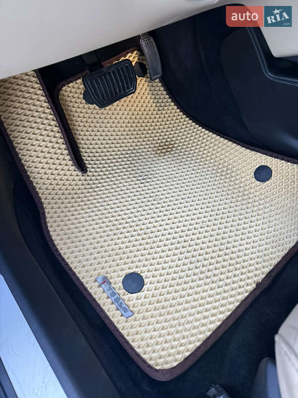 Лифтбек Tesla Model S 2016 в Харькове