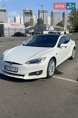 Ліфтбек Tesla Model S 2015 в Києві