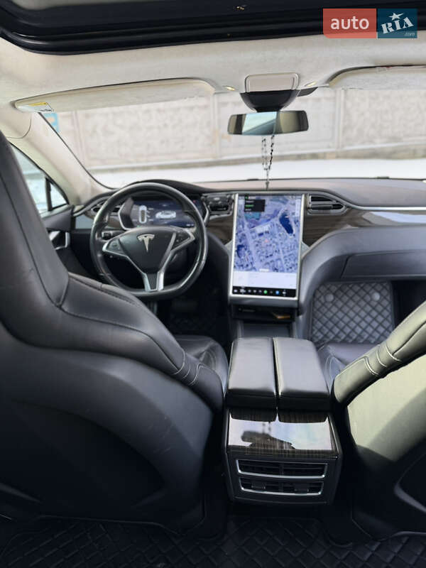 Ліфтбек Tesla Model S 2015 в Києві