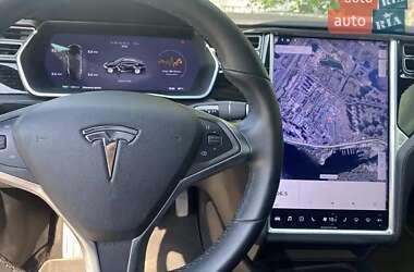 Лифтбек Tesla Model S 2016 в Киеве