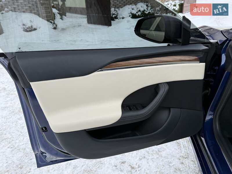 Лифтбек Tesla Model S 2025 в Виннице фото 34 Лифтбек Tesla Model S 2025 в Виннице