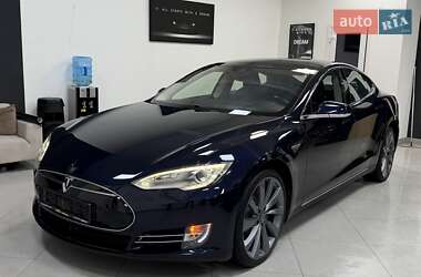 Лифтбек Tesla Model S 2015 в Дрогобыче
