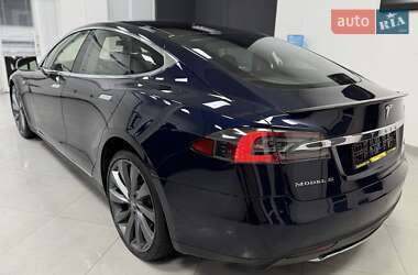 Лифтбек Tesla Model S 2015 в Дрогобыче