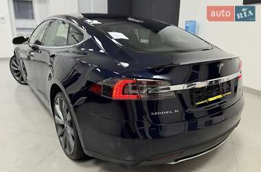 Лифтбек Tesla Model S 2015 в Дрогобыче