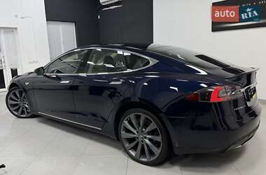 Лифтбек Tesla Model S 2015 в Дрогобыче