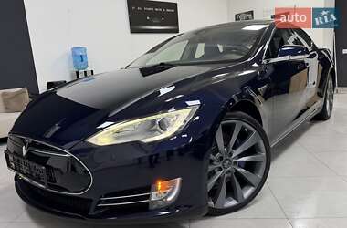 Ліфтбек Tesla Model S 2015 в Дрогобичі