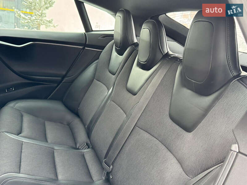 Ліфтбек Tesla Model S 2018 в Луцьку