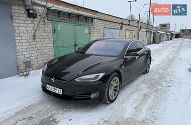 Лифтбек Tesla Model S 2017 в Запорожье