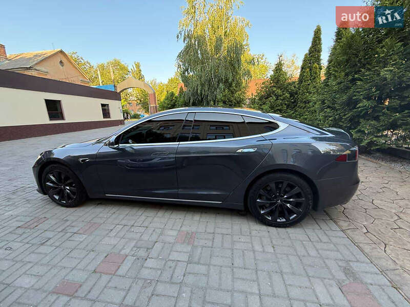 Ліфтбек Tesla Model S 2018 в Дніпрі фото 11 Ліфтбек Tesla Model S 2018 в Дніпрі