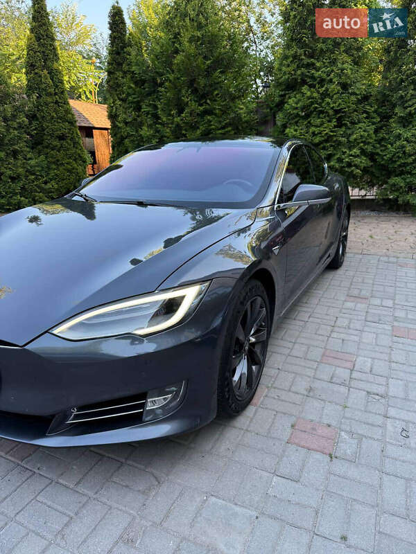 Ліфтбек Tesla Model S 2018 в Дніпрі фото 9 Ліфтбек Tesla Model S 2018 в Дніпрі