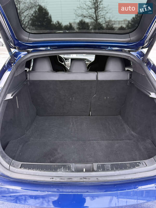 Ліфтбек Tesla Model S 2016 в Одесі