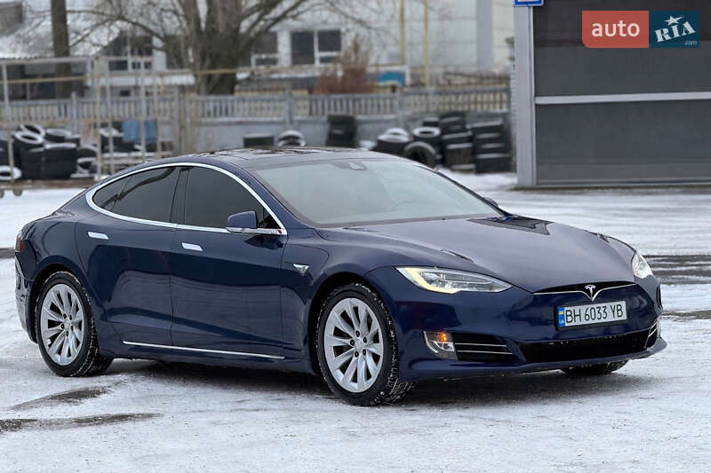 Ліфтбек Tesla Model S 2016 в Одесі