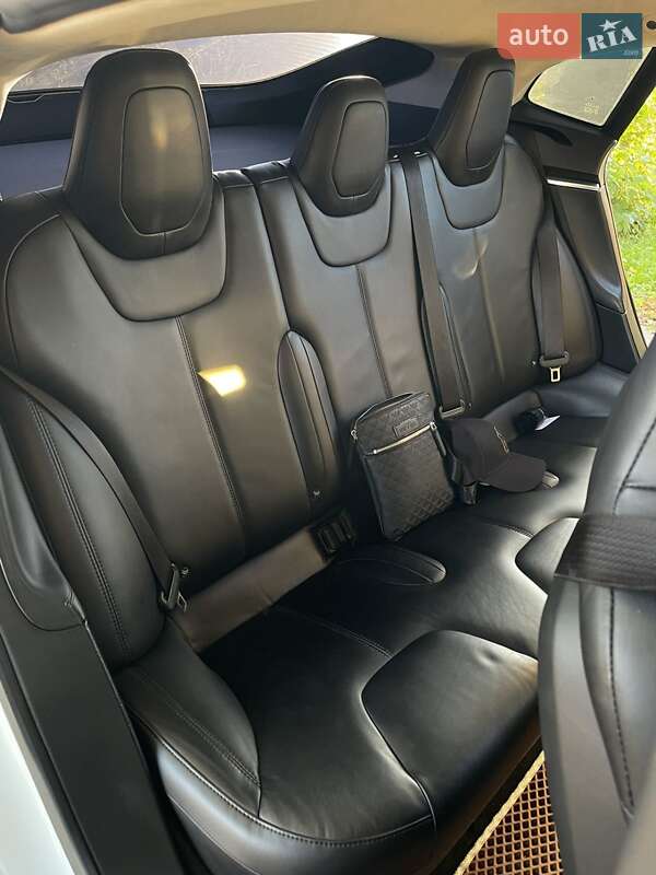 Лифтбек Tesla Model S 2016 в Луцке фото 7 Лифтбек Tesla Model S 2016 в Луцке