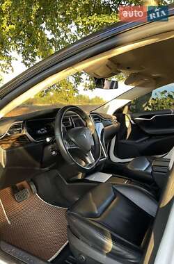 Лифтбек Tesla Model S 2016 в Луцке