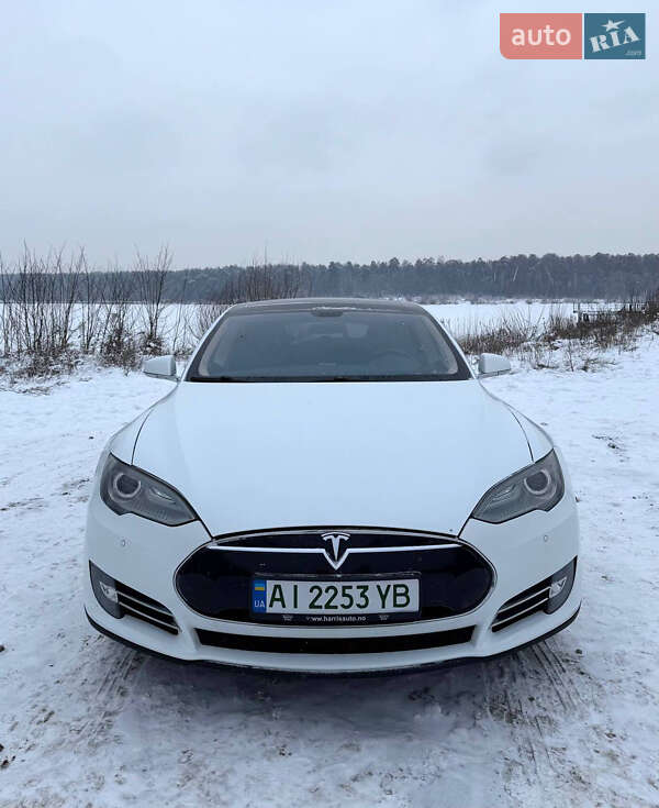Лифтбек Tesla Model S 2014 в Киеве фото 7 Лифтбек Tesla Model S 2014 в Киеве