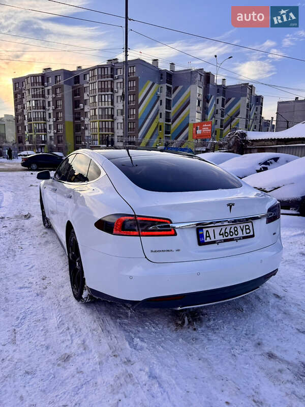 Лифтбек Tesla Model S 2014 в Киеве