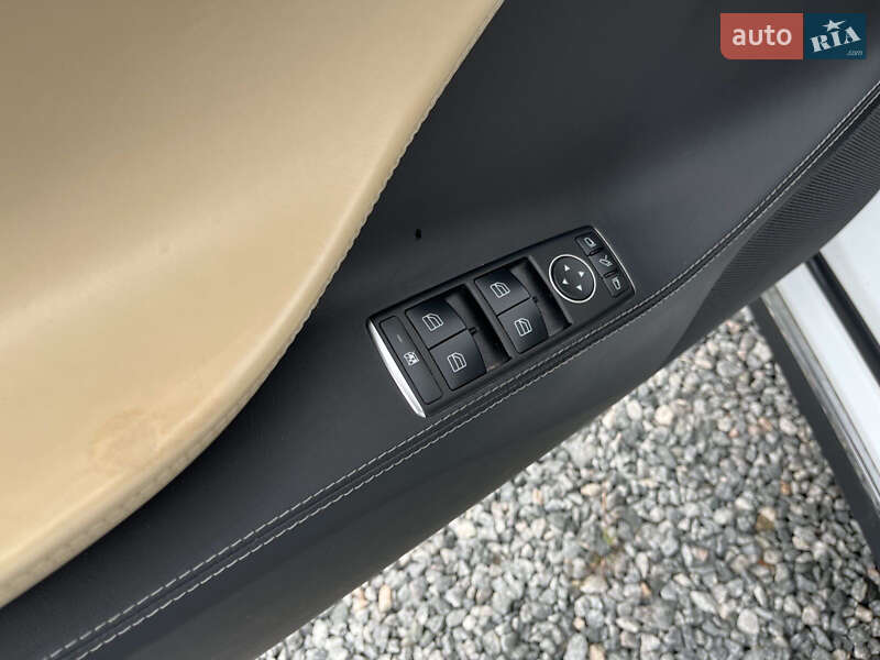 Ліфтбек Tesla Model S 2015 в Дніпрі фото 5 Ліфтбек Tesla Model S 2015 в Дніпрі