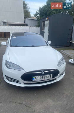 Лифтбек Tesla Model S 2015 в Днепре