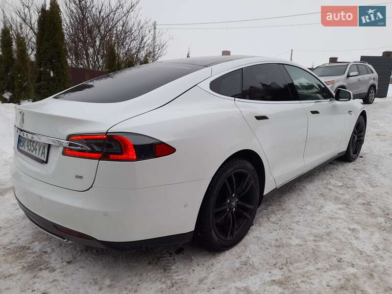 Ліфтбек Tesla Model S 2014 в Рівному