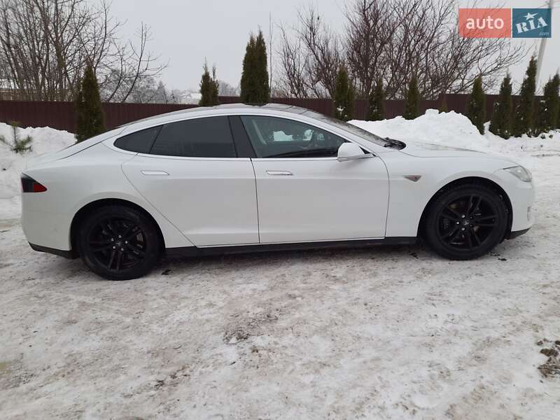 Ліфтбек Tesla Model S 2014 в Рівному