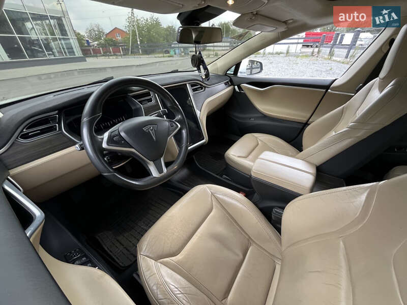 Ліфтбек Tesla Model S 2015 в Дніпрі фото 19 Ліфтбек Tesla Model S 2015 в Дніпрі