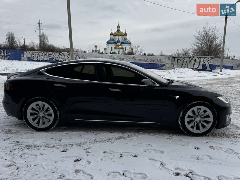 Ліфтбек Tesla Model S 2017 в Кривому Розі