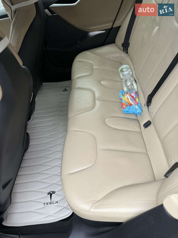 Ліфтбек Tesla Model S 2015 в Одесі