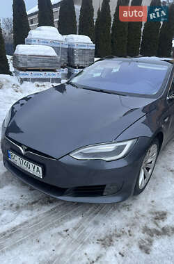 Лифтбек Tesla Model S 2017 в Львове