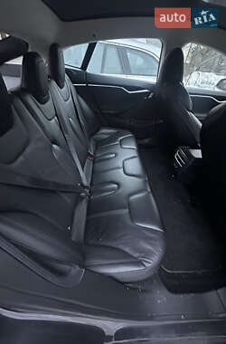 Лифтбек Tesla Model S 2017 в Львове