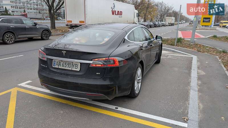 Ліфтбек Tesla Model S 2014 в Києві
