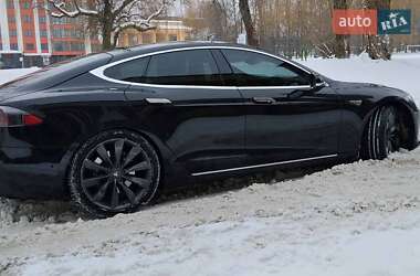 Лифтбек Tesla Model S 2016 в Ивано-Франковске