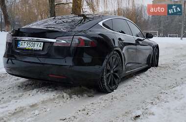 Лифтбек Tesla Model S 2016 в Ивано-Франковске
